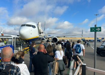 Caos en un vuelo hacia Málaga: sus pasajeros, desalojados y obligados a hacer noche en un aeropuerto de Londres
