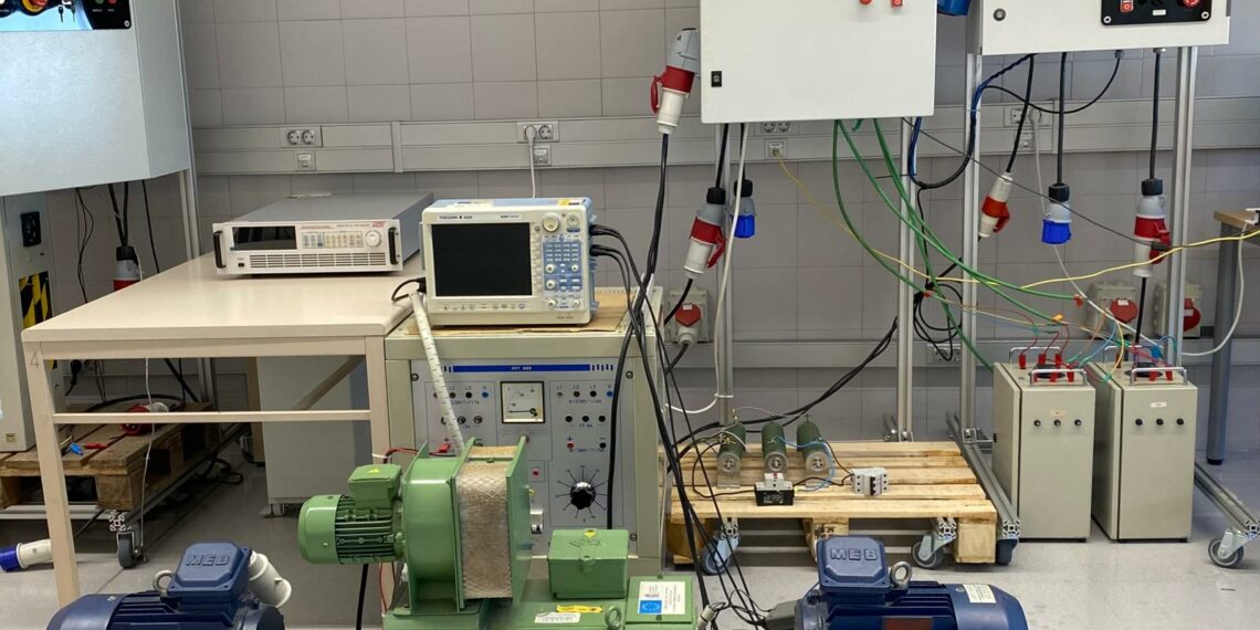 Investigadores de la UMA crean un sistema que mejora la eficiencia de los motores eléctricos usados en movilidad y aeronáutica