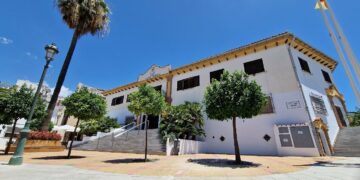 Vecinos de Benalmádena se concentran este viernes para pedir más efectivos de bomberos