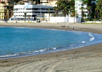 Bajada de temperaturas en el mar de Málaga: 13 grados menos en apenas una semana