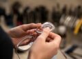 Las personas mayores ahorran casi 70.000 euros en la compra de productos ópticos en el primer semestre del año con la Tarjeta Andalucía Junta 65