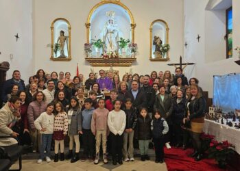 Manilva y Casares homenajean al párroco José Antonio Melgar, trasladado a Estepona tras 12 años de servicio
