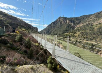 El nuevo puente colgante permite recorrer el último tramo del Caminito del Rey con hasta 11,4 grados menos de calor