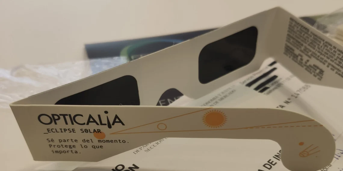 Ordenan la retirada de seis modelos de gafas para el eclipse solar por riesgo de lesiones oculares