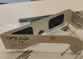 Ordenan la retirada de seis modelos de gafas para el eclipse solar por riesgo de lesiones oculares