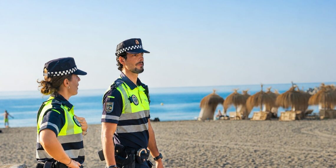 La Policía Local mantiene un dispositivo con un centenar de efectivos para la vigilancia de las playas de Marbella