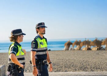 La Policía Local mantiene un dispositivo con un centenar de efectivos para la vigilancia de las playas de Marbella