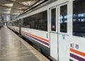 Interrumpida la media distancia con Cádiz y Málaga desde Sevilla por el descarrilamiento de una máquina de mantenimiento