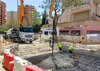 La obra del segundo tramo de la ampliación del Metro de Málaga avanza con la primera losa del túnel