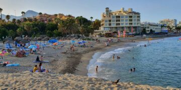 Fallece una persona por ahogamiento en la playa La Verdad de Benalmádena