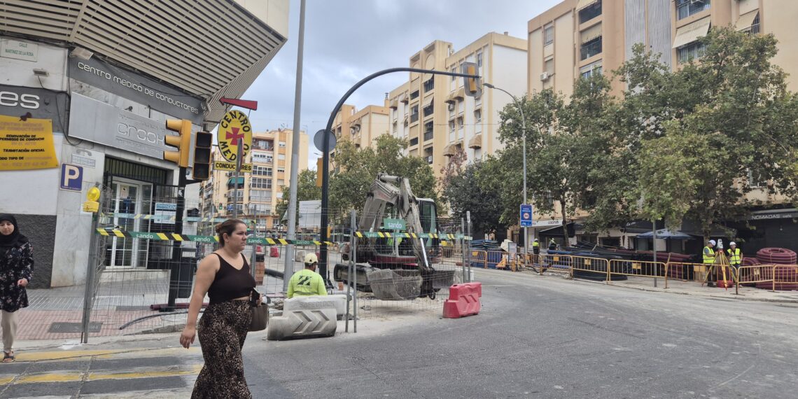 El último tramo de la prolongación del Metro de Málaga avanza con un desvío de tráfico en Eugenio Gross