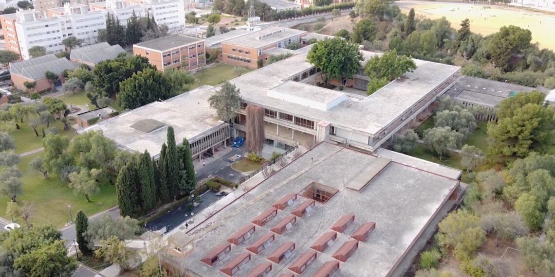 Educación invierte más de 523.000 euros en la reparación de cubiertas del IES Nº1 Universidad Laboral de Málaga