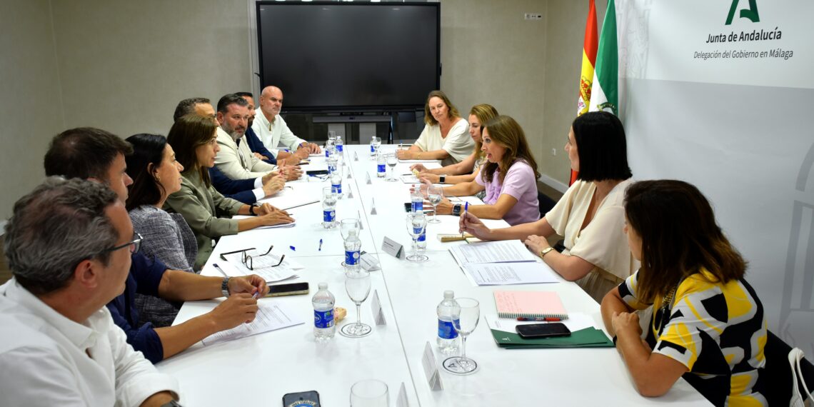La Junta crea una comisión para el seguimiento y control de la calidad de las aguas de las playas del litoral de Málaga