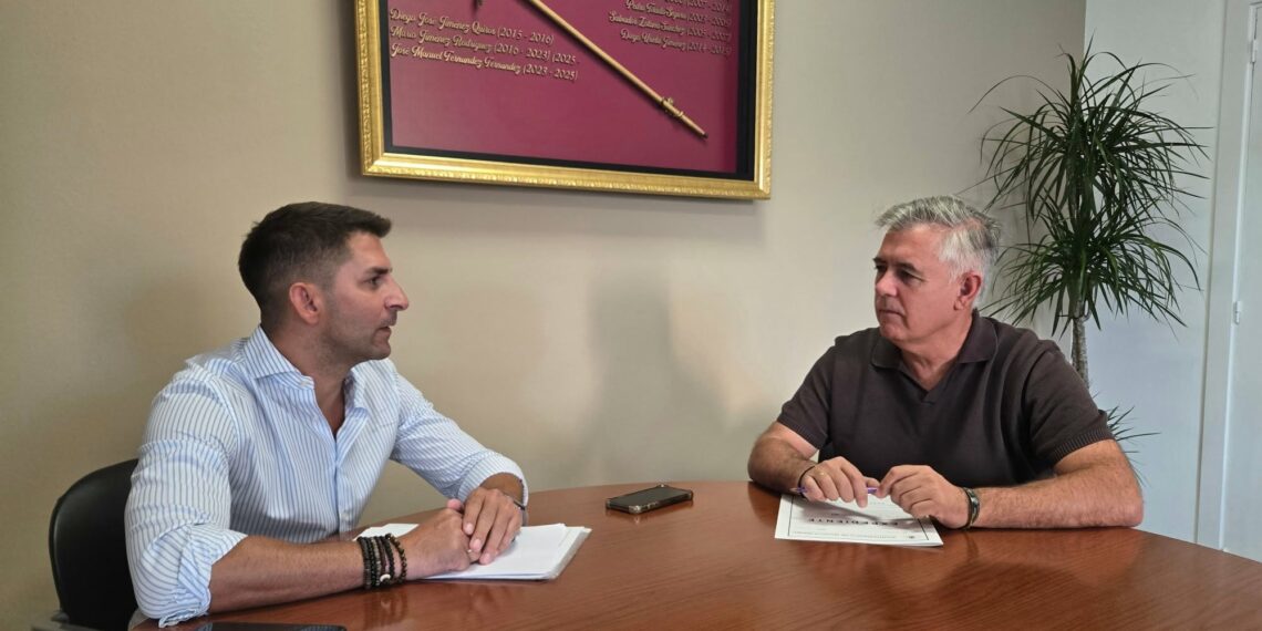 Manilva y Casares unen fuerzas para reclamar un nuevo instituto y mejorar los servicios compartidos