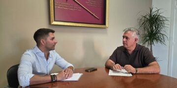 Manilva y Casares unen fuerzas para reclamar un nuevo instituto y mejorar los servicios compartidos