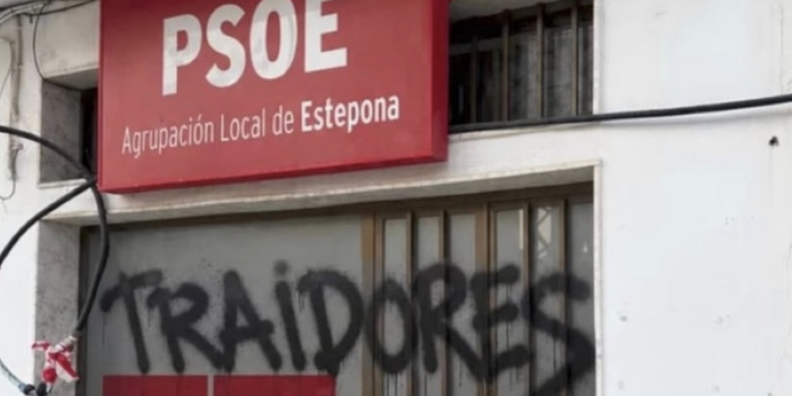 El PP exige al PSOE de Estepona disculpas por denunciar un ataque a su sede que después reconoció que no había ocurrido