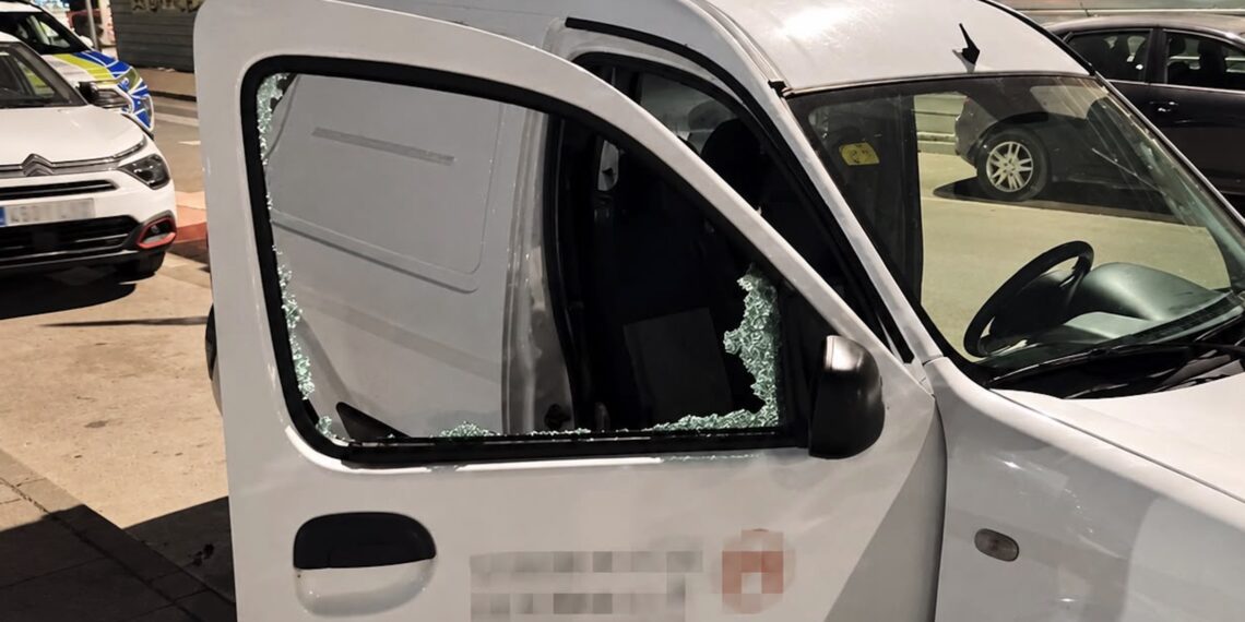 Detenidas tres personas en Mijas tras robar en vehículos de los alrededores la avenida de Andalucía