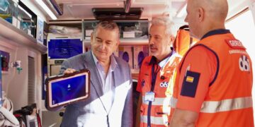 Antonio Sanz entrega 850 nueva tablets a los equipos de urgencias y emergencias andaluces
