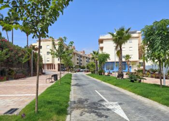 El entorno de la iglesia del Carmen queda abierto al público y al tráfico rodado tras finalizar las obras de urbanización
