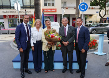 Marbella dedica una glorieta al abogado Nielson Sánchez-Stewart en reconocimiento a sus más de 50 años de compromiso con la ciudad