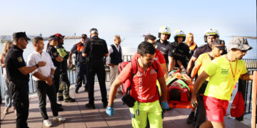 Marbella vive un simulacro de terremoto y maremoto en la playa de El Faro para comprobar la respuesta de los servicios de emergencia