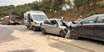 Evacuadas al Hospital Costa del Sol cuatro heridos tras una colisión en la carretera MA-8300 de Casares