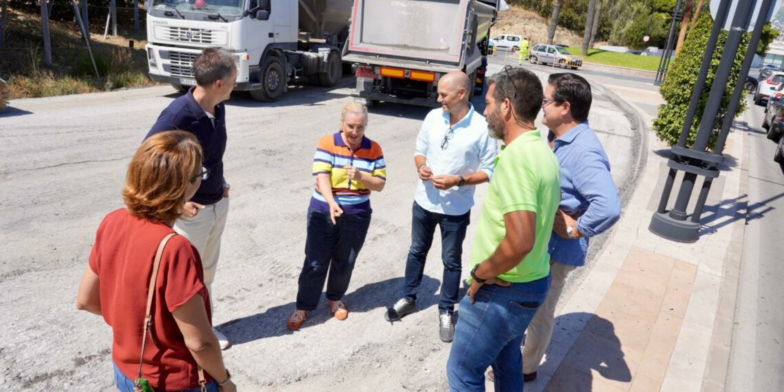 El Ayuntamiento de Fuengirola acomete el Plan de Asfalto 2026 para renovar el pavimento de una docena de vías de la ciudad