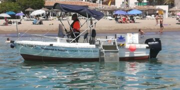 La Costa del Sol registra más residuos en el mar durante el mes de agosto