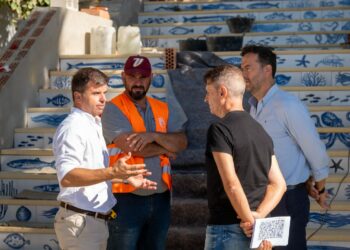 Avanza la renovación del acceso al Paseo Marítimo desde la calle Velázquez con una actuación inspirada en el mar