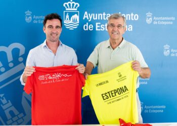 Estepona repartirá 3.000 camisetas conmemorativas de la etapa que recorrerá el municipio en La Vuelta 2026