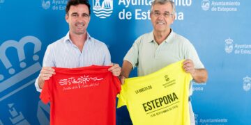 Estepona repartirá 3.000 camisetas conmemorativas de la etapa que recorrerá el municipio en La Vuelta 2026