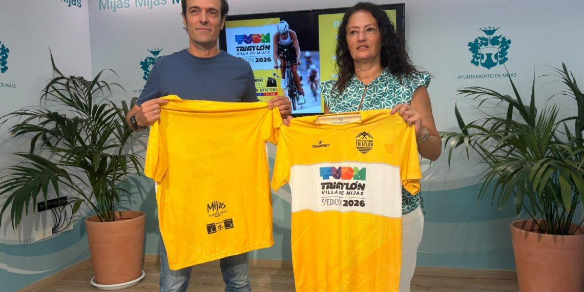 El V Triatlón Villa de Mijas reúne este domingo a más de 250 deportistas internacionales en La Cala