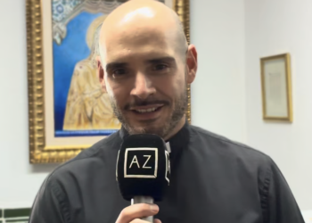 Carlos María, sacerdote en Los Boliches: «Puede que el nuevo púlpito para predicar sean las redes sociales»