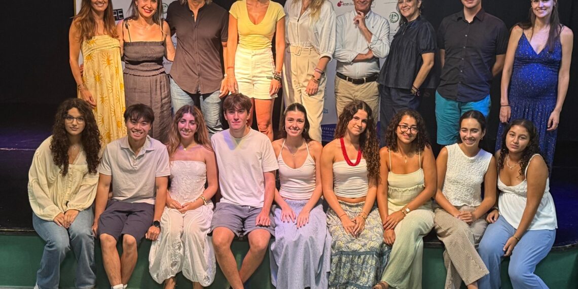 Alezeiateatro celebra sus 20 años de trayectoria llevando de nuevo el nombre de Benalmádena a una final nacional de teatro clásico