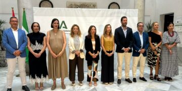 La Junta destaca la participación ciudadana en los actos institucionales: «La causa de Ceuta es la causa de Málaga»