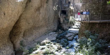 Moreno inaugura el Camino del Desfiladero en Ronda: «Una perspectiva diferente y asombrosa del Tajo»