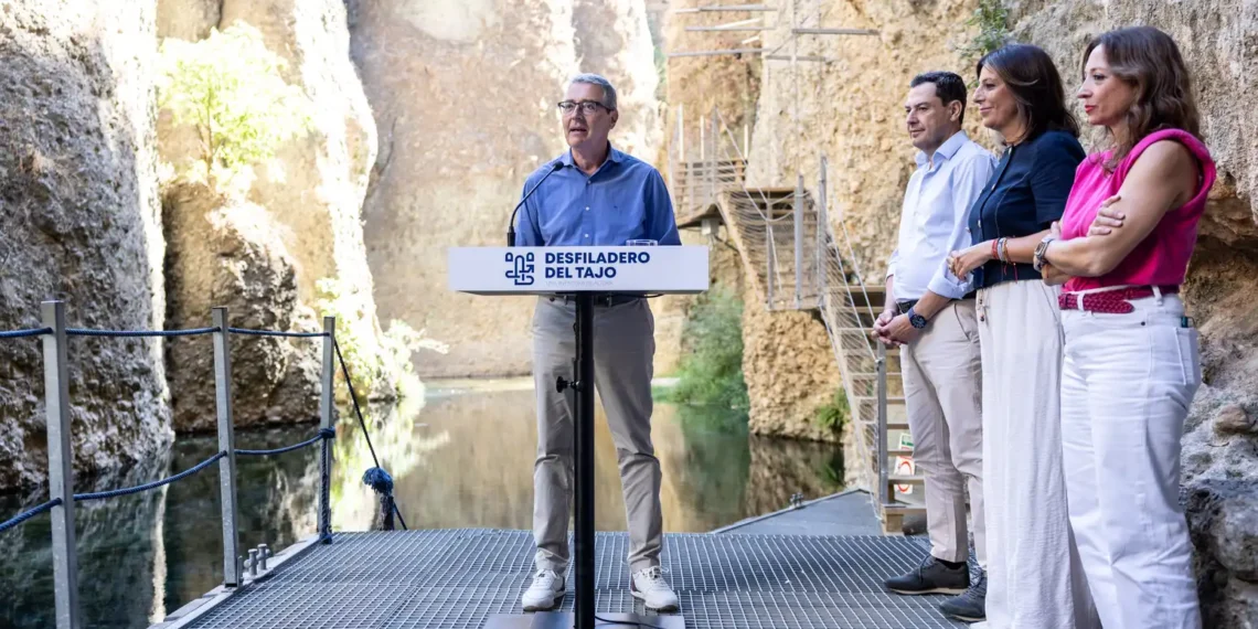 Salado valora la pasarela del Desfiladero del Tajo como impulso al turismo de interior
