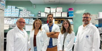 Investigadores identifican un compuesto natural que mejora la memoria en modelos de alzhéimer