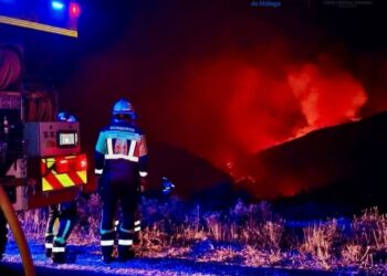 La Junta da por estabilizado el incendio forestal de Igualeja y levanta las medidas de protección a la población