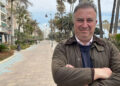El Pleno del Ayuntamiento de Estepona confirma la retirada del sueldo del portavoz de Vox por una deuda de 250.000 euros