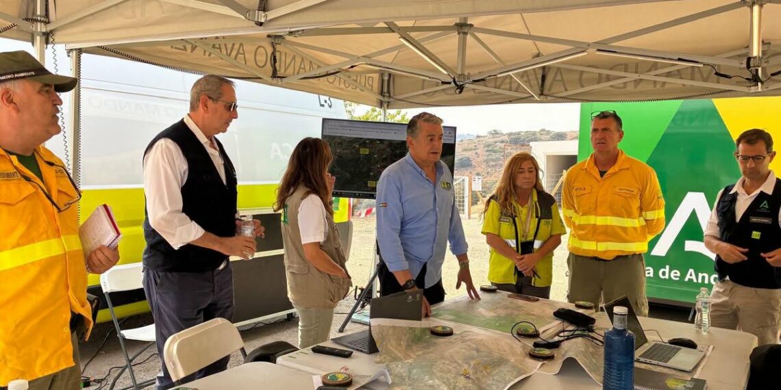 Envían Es-Alert en Parauta por acumulación de humo: el incendio de Igualeja «se aleja de la población»