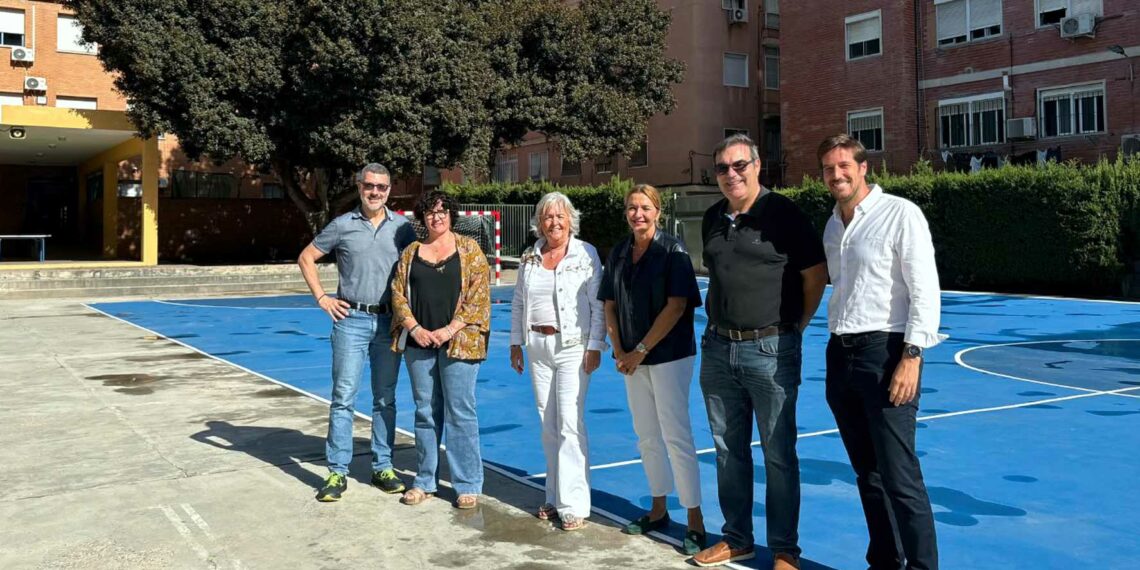 El colegio Picasso renueva sus pistas deportivas en compensación por las obras del Metro de Málaga