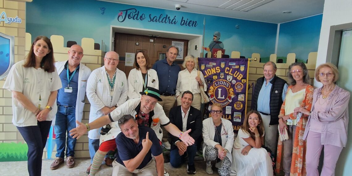 El ‘Doctor Sonrisa’ lleva ilusión al Hospital Costa del Sol de la mano de la Fundación Theodora