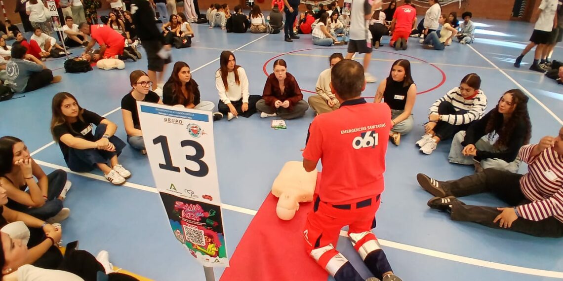 1.400 jóvenes malagueños se entrenan en reanimación en un nuevo Cardiomaratón del 061