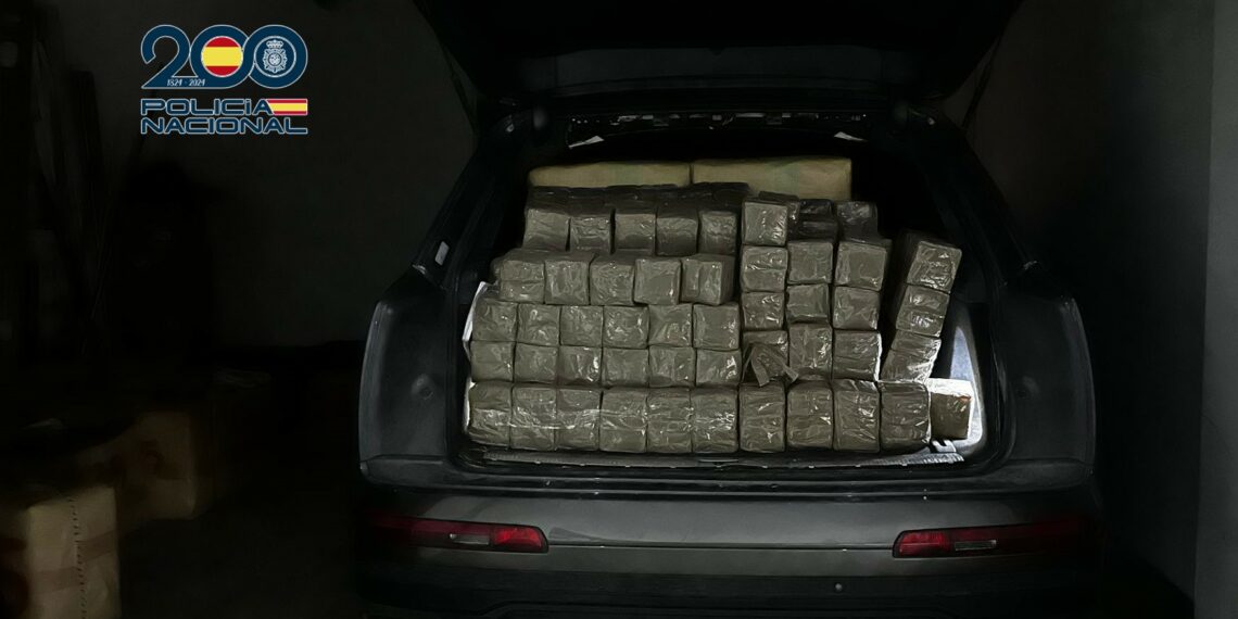 Golpe al narcotráfico en Málaga: cuatro detenidos en una operación con 2,5 toneladas de hachís y 600 kilos de cocaína incautados