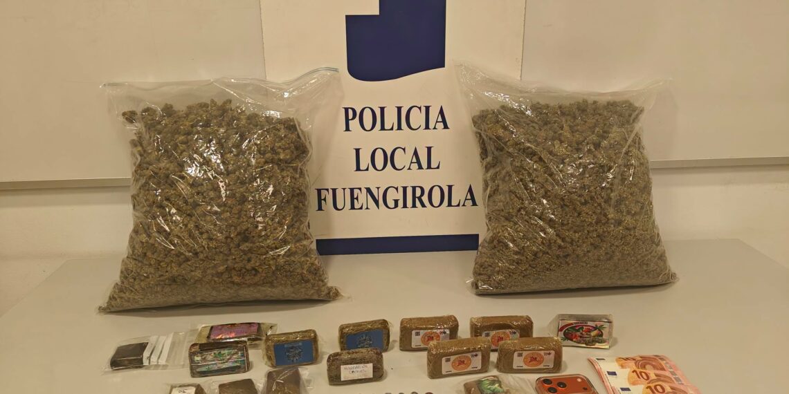 La Policía Local de Fuengirola detiene a un hombre e interviene más de 6 kilos de droga en un local del Puerto Deportivo