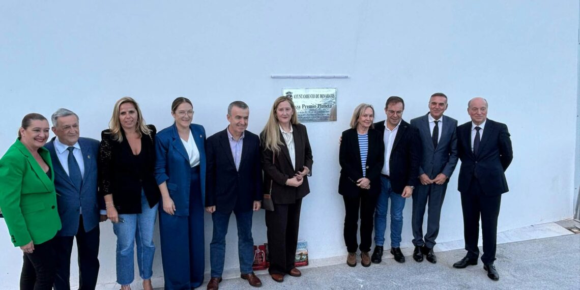 La primera plaza en España con el nombre de los Premios Planeta se inaugura en Benahavís