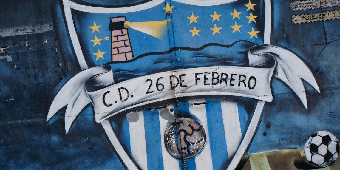 El campo de fútbol La Virreina de Málaga estrena nuevo mural inclusivo del programa artístico ‘Málaga Más Bella’