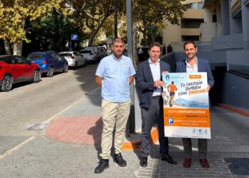 Marbella y la empresa Telpark ponen en marcha un abono de aparcamiento para facilitar el deporte en el Paseo Marítimo