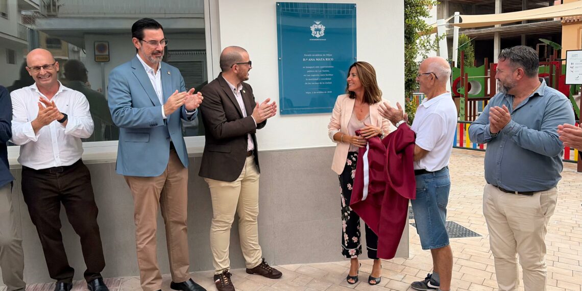Ana Mata inaugura el nuevo aparcamiento de la barriada de Los Santos, que dispone de un total de 272 plazas